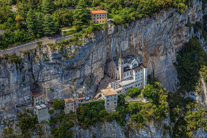 Madonna della Corona